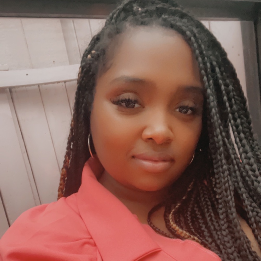 Meet your Posher, Alexandra